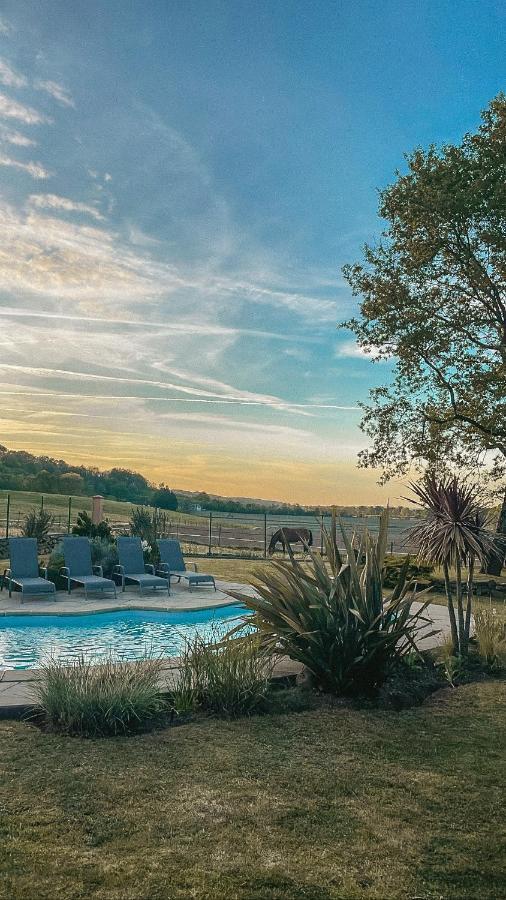 Domaine Des Pierres Trouvees Bed and Breakfast Saint-Vincent  Eksteriør billede