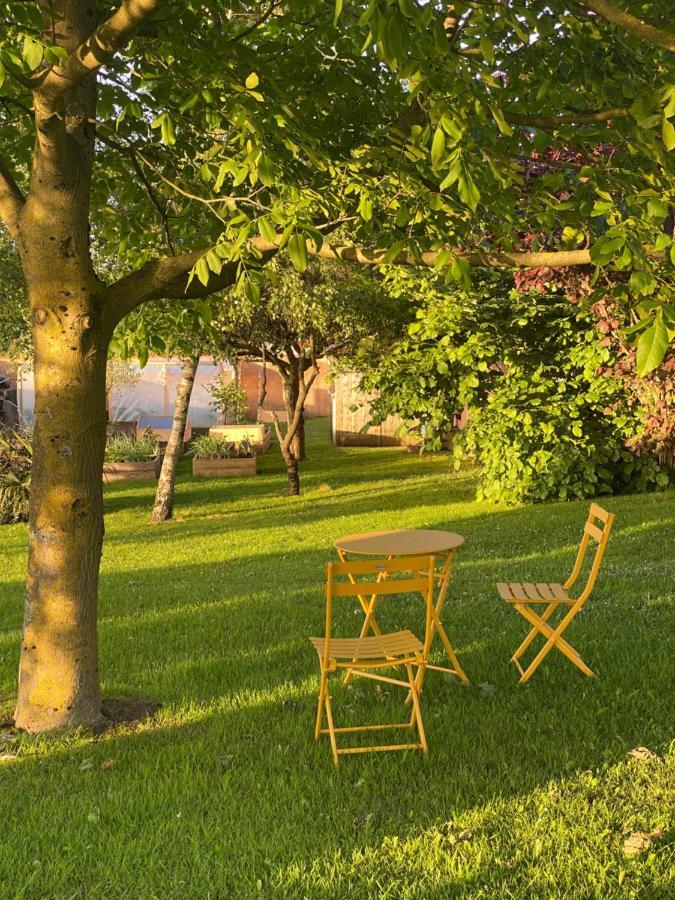 Domaine Des Pierres Trouvees Bed and Breakfast Saint-Vincent  Eksteriør billede
