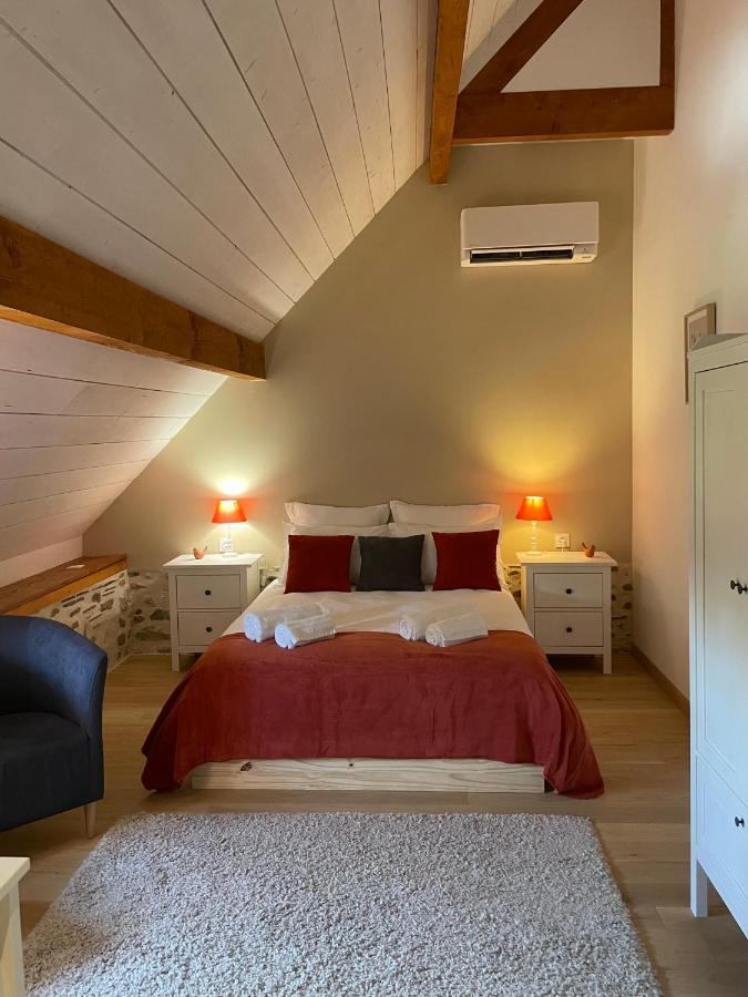 Domaine Des Pierres Trouvees Bed and Breakfast Saint-Vincent  Eksteriør billede